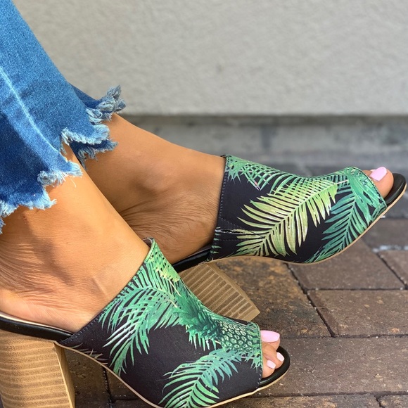 Paisley Print Open Toe Block Heel Mule - Picture 2 of 8